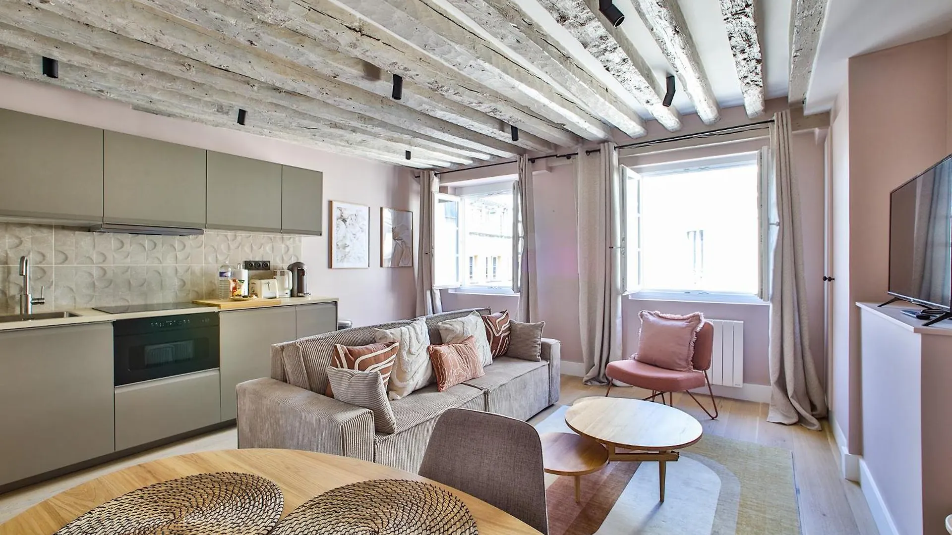 Coeur De - Grand Climatise 3 Br Apartment